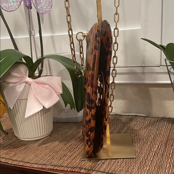 Tory Burch Leopard-Print Patent Leather Shoulder Bag with Gold Logo - Picture 3 of 11